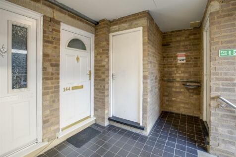 144 The Pastures, HP13 5RU-7.jpg