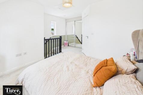 CAM02176G0-PR0684...