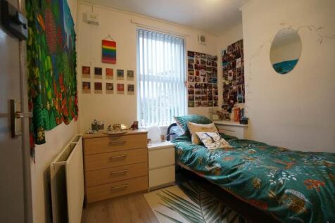 Bedroom 1.1.JPG