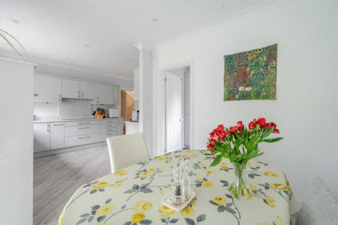 1306645-21-684abd...