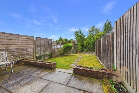 CAM01254G0-PR0462-STILL005.jpg