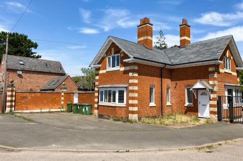 Front of Property 003.jpg