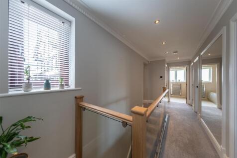 18 Royal Garden-069.jpg