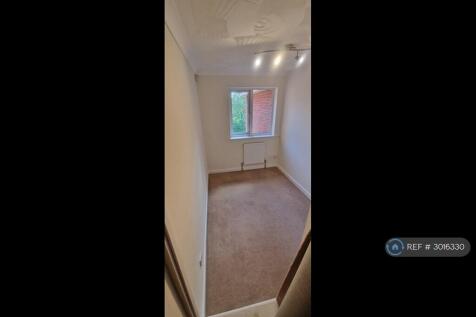 Eliot Close, Newport Pagnell, MK16 photo 5
