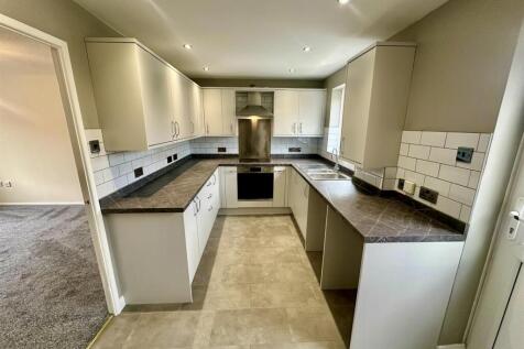 Kitchen (1/3)