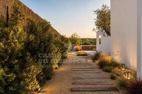 Luxury villa with license near the sea in Arenal d'en Castell