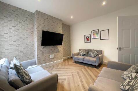 6-bed house on York Road, Loughborough, £2,860/mo