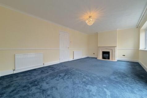 Christchurch Drive, Blackwater, Camberley, Hampshire photo 5