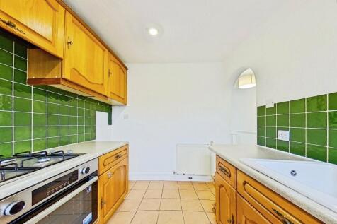 Thurlby Close, Woodford Green, IG8 photo 4