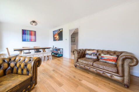 Living/Dining Roo...