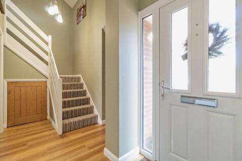 8616731-interior1...