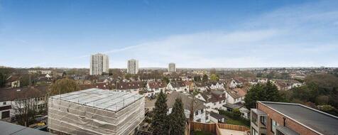3 bed flat to rent Waldorf Place, Fairmont Mews C