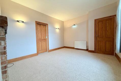 Houses Hill, Huddersfield, HD5 photo 4