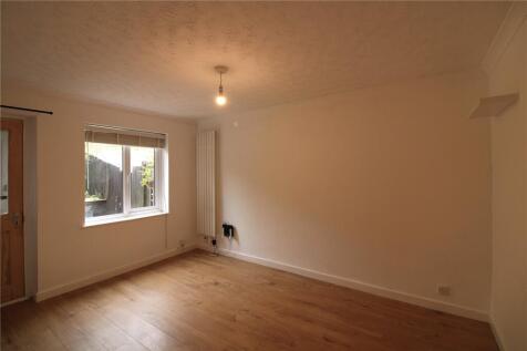 Amber Close, Bordon, Hampshire, GU35 photo 5