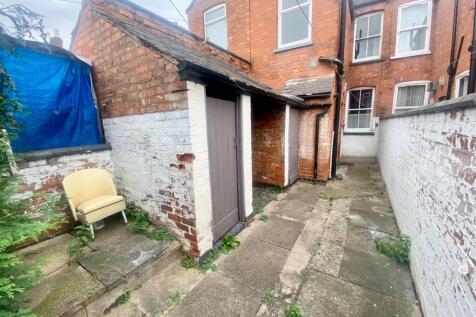 39 Oakley Road Garden 2.jpg