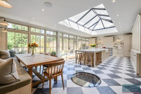 Spectacular open-plan living kitchen with bespoke 