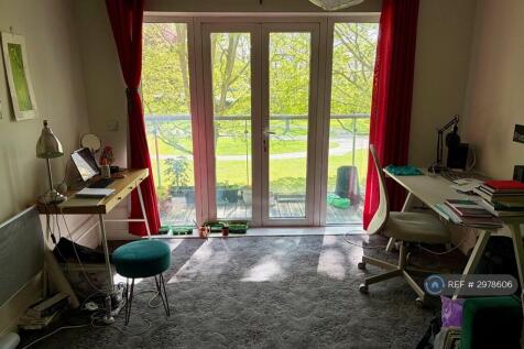 Living Room &amp; Balcony