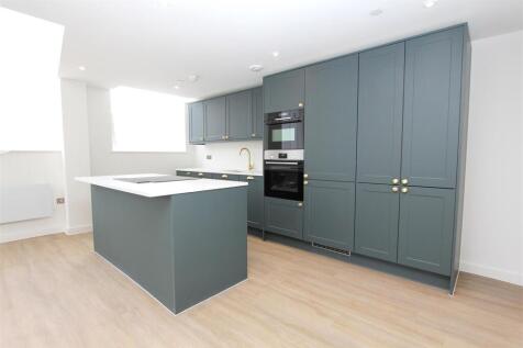 Kitchen 2.JPG