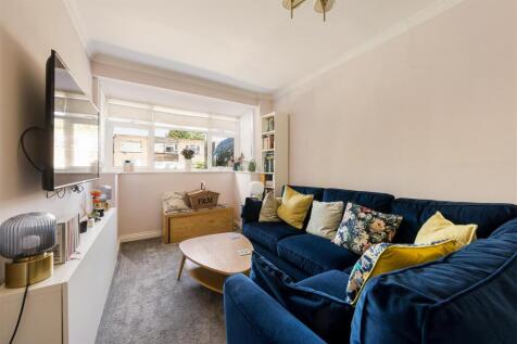 Windsor Road, E7
