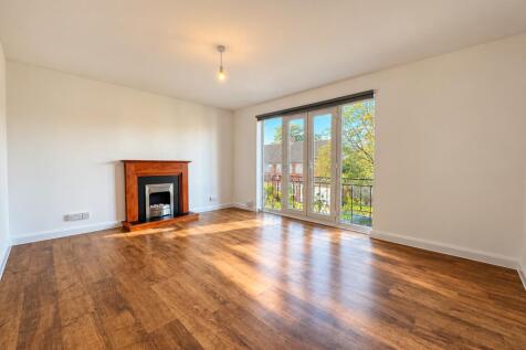 Grosvenor House, Stortford Hall Park, Bishop`s Stortford, Herts, CM23 photo 4