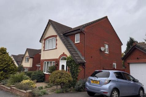 3-bed detached on Azalea Drive, Trowbridge, Wiltshire, £1,350/mo