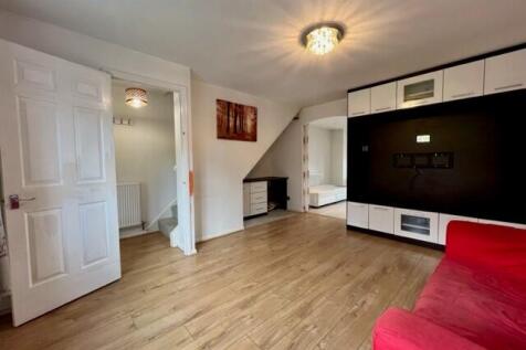 Middleton Gardens, Basingstoke, Hampshire, RG21 photo 3