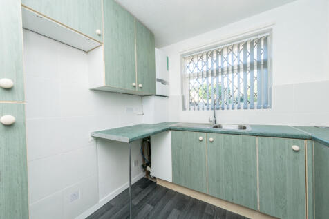 Keats Grove, WAKEFIELD, WF3 4PY photo 4