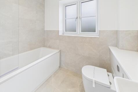 CAM04825G0-PR0117-STILL013