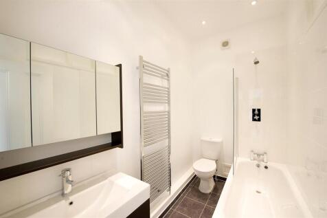 Lettings Brook Green Lena Gardens - Bathroom.jpg