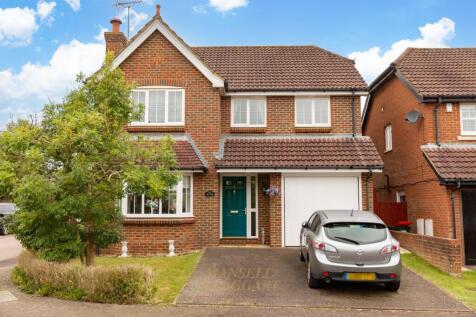 Crawley, RH10 - property photo