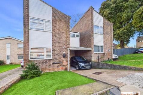 Front Garden &amp; Car Port