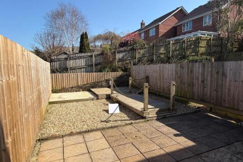 Rear garden 2.jpg
