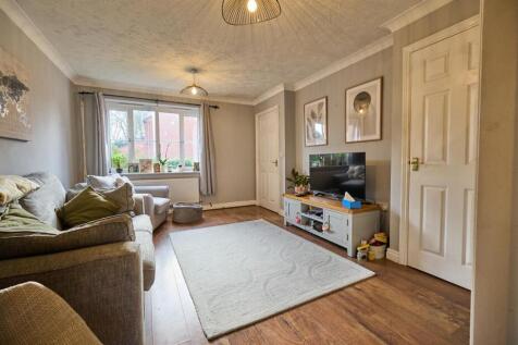 Lounge to front