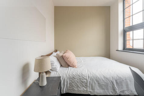 The Hosiery Factory Flat J Bedroom 2