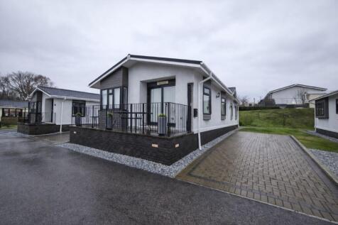 2 bedroom lodge for sale