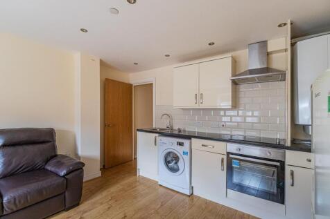 2-bed house on North Road, Gabalfa, £1,150/mo