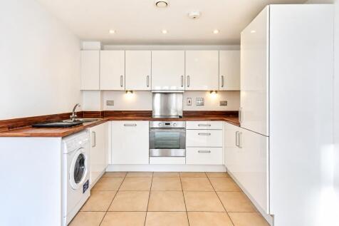 Cross Close, Cirencester, GL7 photo 3