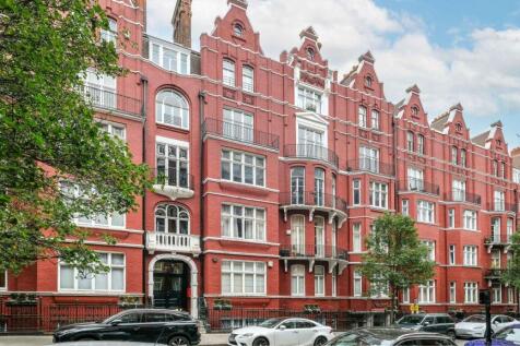 Red Brick Mansion Block