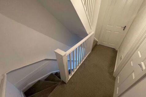 3 Bedroom house to rent, Homington Avenue, Badbury Park photo 5
