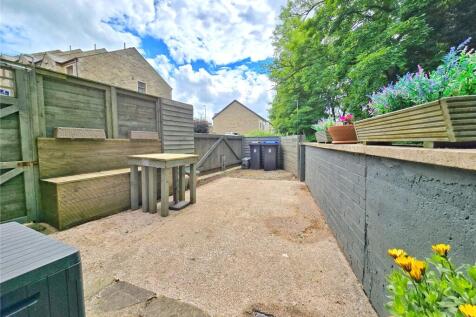 Side Garden/ Parking