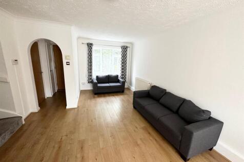 Ratcliffe Close, Uxbridge photo 3