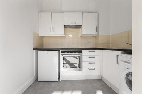 Streatham High Road, Streatham, London, SW16 photo 4