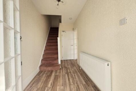 Werenth Hall Road, Clayhall photo 3