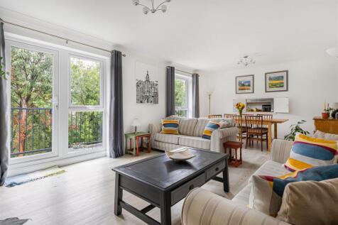 SITTING &amp; DINING ROOM