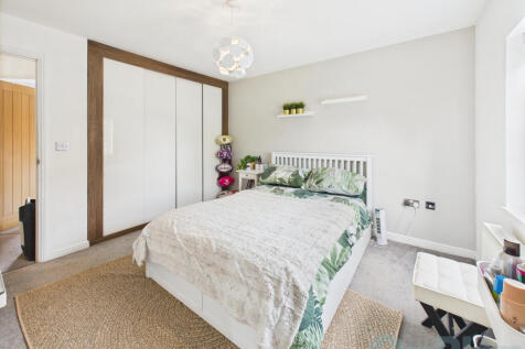 CAM04024G0-PR0029-STILL003