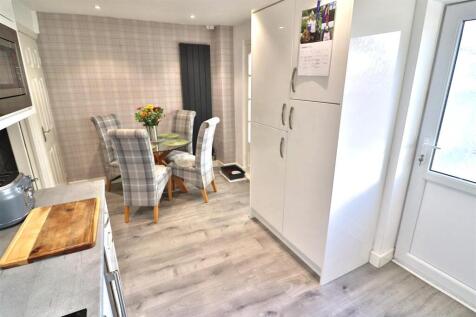 OPEN PLAN DINING KITCHEN