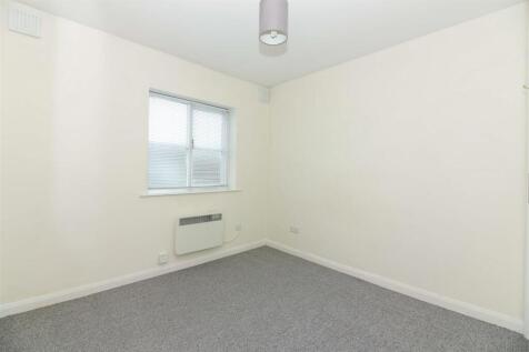 Bedroom .JPG