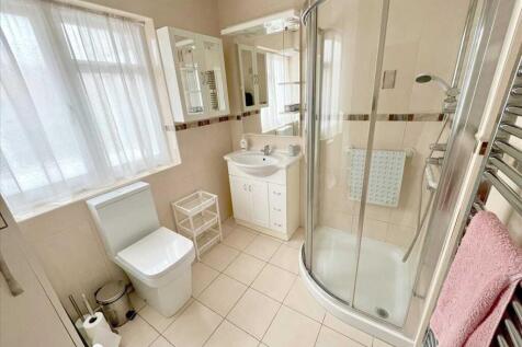 SHOWER ROOM/WC