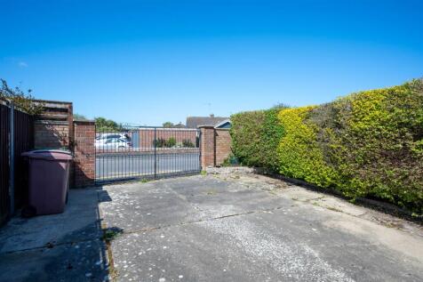 Rear driveway.jpg