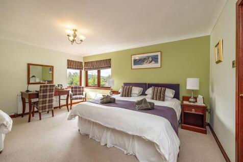 8 bed, 8 bath Detached in Leeds - Photo 13